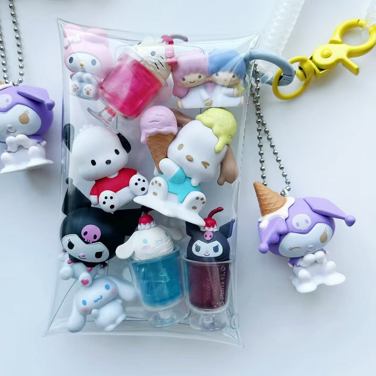 Gacha Sanrio Family Pouch