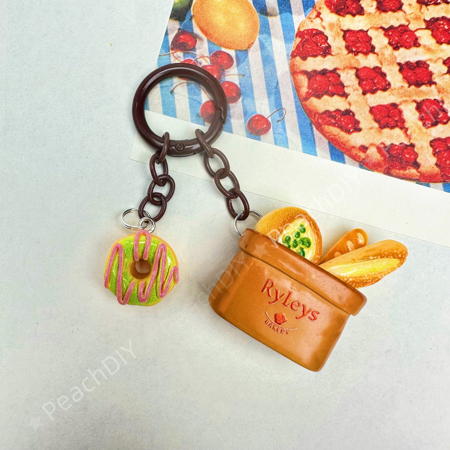 Miniature baguette basket Keychain